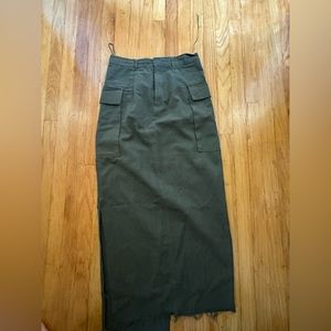 Local European cargo skirt